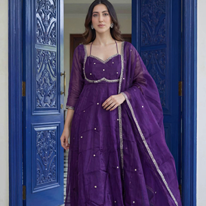 RICH LOOK Vestido Étnico de Seda con Bordado y Lentejuelas, con Dupatta, para Fiestas, Precio al por Mayor, En Stock, para Fiesta de Diwali - Product Image 1