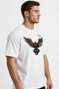 ONETEN APPAREL เสื้อยืดคอกลมแขนสั้นสีขาวสำหรับผู้ชายพิมพ์ลายอีเกิล - Product Image 3