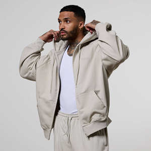 Nouveau design, ensemble de survêtement décontracté 2 pièces pour homme, coupe oversize et carrée, en coton épais, avec logo personnalisé et détails effet pierre, comprenant un sweat à capuche et un pantalon de jogging - Product Image 3