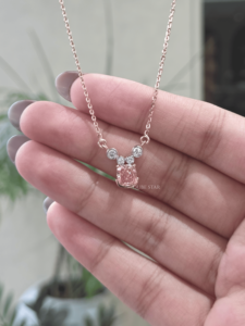 Collar con Colgante de Diamante Cultivado en Laboratorio con Corte Cojín, Certificado IGI, 1.25ct, Oro de 14k, Diseño Halo, Engaste de Puntas, VVS1, para Mujer - Product Image 2