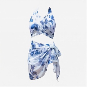 Ensemble tankini 2 pièces à imprimé floral pour femme, haut dos croisé et jupe portefeuille, maillot de bain extensible - Product Image 1