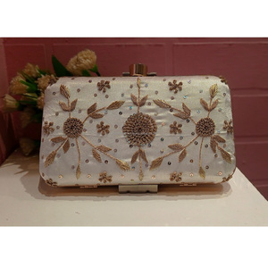 Bolso de mano de noche de tendencia de lujo para mujer, monedero, forro de satén a la moda, Material de seda con diamantes de imitación para bodas, compromisos - Product Image 4