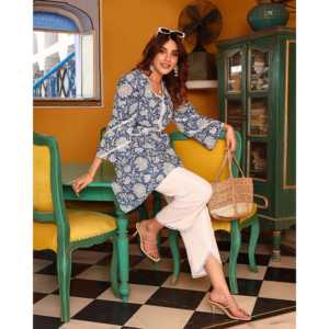 Ensemble Kurta Vintage en Crêpe Floral Azure 100% Coton, Manches Trois Quarts, Tenue Ethnique de Créateur pour Fête et Cérémonie, pour Femme, Taille XS - Product Image 1