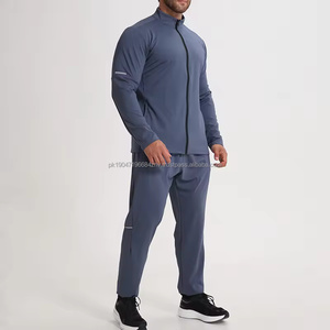 Conjunto Deportivo Personalizado para Hombre con Cremallera Completa, Pantalón y Chaqueta con Patrón Sólido, 100% Poliéster, Ligero, Cuello Redondo, para Gimnasio, Fútbol, Verano - Product Image 1