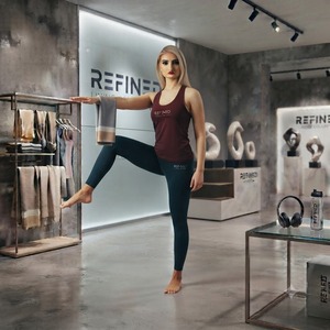 เสื้อกล้ามออกกำลังกายผู้หญิงแบบสั่งทำ REXFITSPORTS เสื้อโยคะไร้แขนระบายอากาศได้ดี รับผลิตเสื้อผ้าออกกำลังกายและชุดกีฬาขายส่ง - Product Image 5