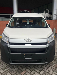 TOYOTA HIACE BUS EN EXCELENTE ESTADO, IMPECABLE - Product Image 2