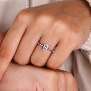 แหวนเพชรทรงหกเหลี่ยมแบบ Step Cut ประดับด้วย Prong Setting น้ำหนัก 1.15 กะรัต เพชรเลี้ยงในห้องปฏิบัติการ สำหรับงานหมั้น งานแต่งงาน งานเลี้ยง ชุบทอง 14k - Product Image 2