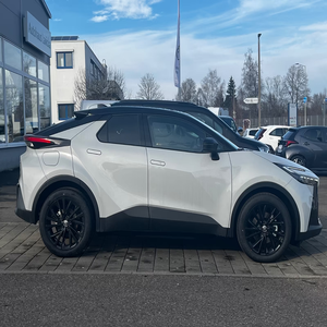 Toyota C-HR 2.0L VVT-i Plug-in GR Sport JBL, SUV Híbrido Compacto de Lujo, Ecológico, Auto Japonés en Venta - Product Image 2