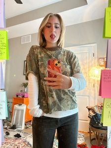 Camiseta de Camuflaje Personalizada para Hombre, Estilo Urbano en Capas, Camiseta Interior de Manga Larga, Camisa de Camuflaje Holgada Informal, Atuendo de Moda - Product Image 5