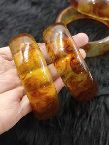 Bracelets en résine faits main de haute qualité avec finition lisse et design coloré pour femmes et filles, bijoux de mode d'Inde - Product Image 4