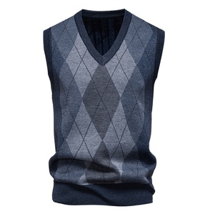 Gilet en tricot argyle en polyester pour homme, col en V classique, pull sans manches, vêtements d'affaires d'automne, tricot à motifs - Product Image 2
