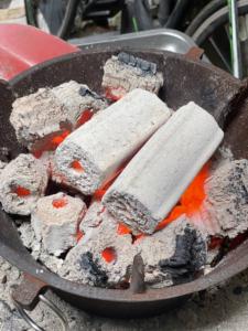 Charbon de bois pour barbecue/briquettes, prix d'usine, haute qualité, 100% coque de noix de coco, briquettes de bois dur, sans fumée, durée de combustion de 4 à 5 heures - Product Image 2