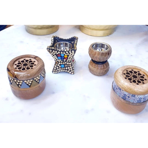 Boîte à encens carrée en bois avec incrustation métallique sculptée en forme de palmier et couvercle supérieur perforé à motif floral pour l'aromathérapie - Product Image 6