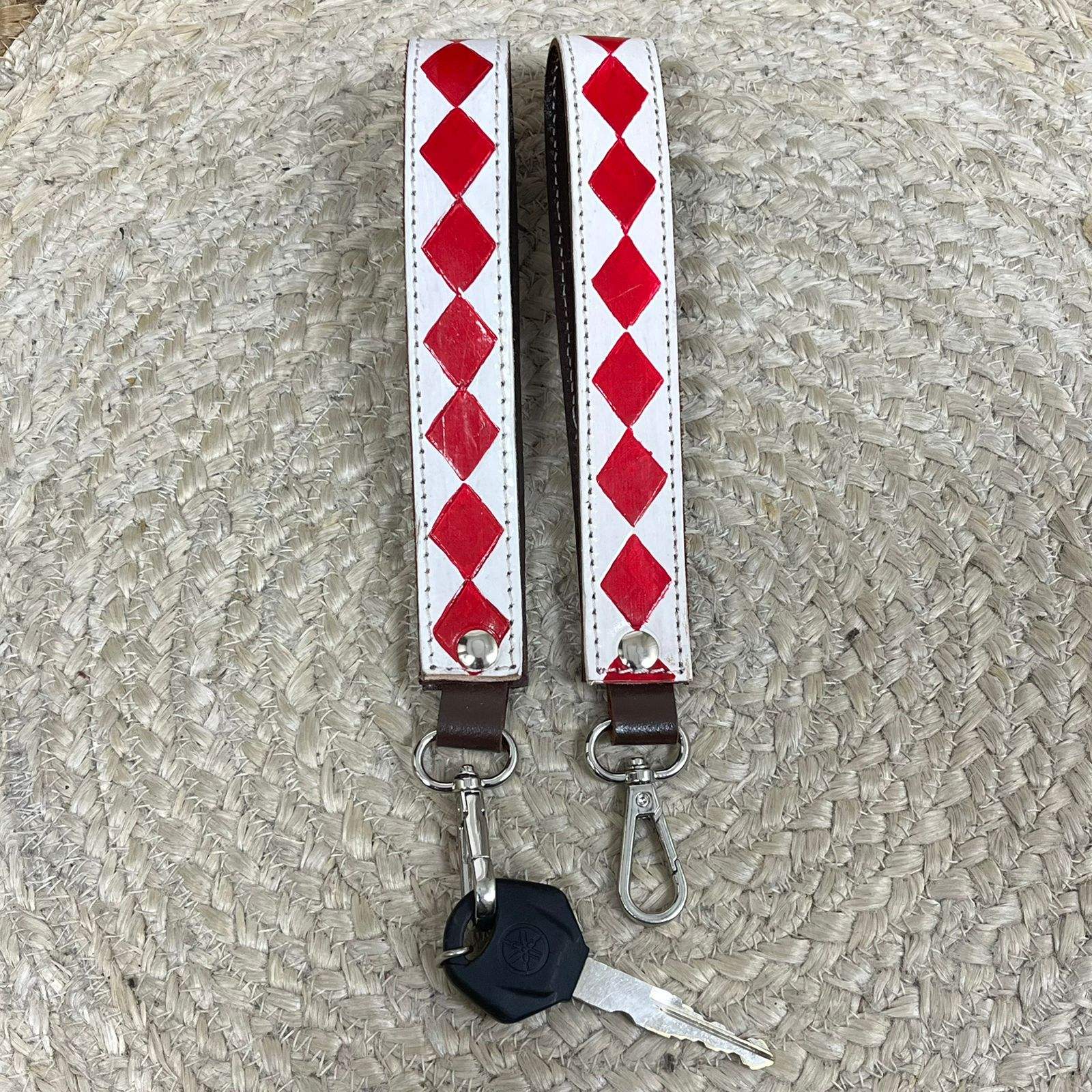 ลายตารางหมากรุกสีแดงและขาว