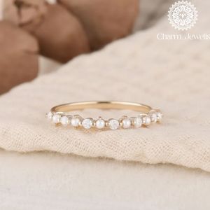แหวนผู้หญิงชุบทองคำสีกุหลาบประดับเพชรโมอิสซาไนต์ทรงคลาสสิกจาก Charm_Jewells รับรองโดย IGI น้ำหนัก 3 กรัม - Product Image 4