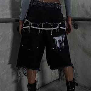 Shorts Bermuda en jean noir déchiré pour homme, taille haute, style urbain, 100 % coton écologique, avec franges en corde et ornements en strass - Product Image 4