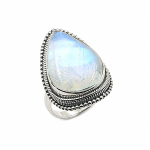 Anillo Boho Unisex con Piedra Lunar Arcoíris Natural en Engaste de Bisel, Hecho a Mano en Plata de Ley 925 con Baño de Oro Rosa - Product Image 1