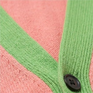 Cardigan en tricot personnalisé pour femme, col en V, avec logo chenille et lettrage grec, style preppy, brodé, couleur unie, hiver - Product Image 3