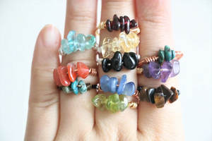 Anillos de Oro Trenzado con Múltiples Piedras - Anillos Apilables con Gemas Naturales Pulimentadas - Conjunto de Joyería Boho Minimalista con Cristales - Product Image 4