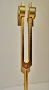 OM จานเสียงสั่นสะเทือน 136.1 เฮิรตซ์ โทนสีทอง สำหรับการบำบัดพลังงานจักระหัวใจและการทำสมาธิ |   กระเป๋าใส่และตัวกระตุ้นยาง - Product Image 2