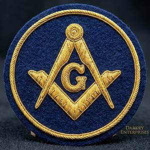 Insignia Masónica Hecha a Mano Personalizada con Bordado de Hilo Metálico, Parche Redondo de Fieltro Negro con Emblema de la Pirámide del Ojo que Todo lo Ve de la Providencia - Product Image 4