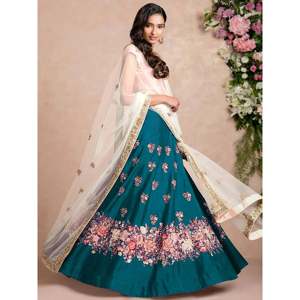 Lehenga Choli de Seda Bordado en Azul Turquesa con Espalda Ilusionada - Product Image 1