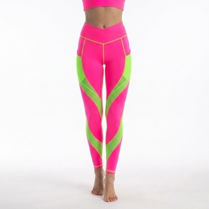 Pantalones de pole dance para mujer diseñados con tela suave y elástica, cinturillas seguras y construcción duradera para actividades deportivas. - Product Image 3