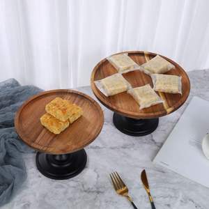 Support à gâteau en bois massif écologique, base surélevée, design minimaliste et épuré, passe au lave-vaisselle, parfait pour les cuisines modernes, élégant - Product Image 1