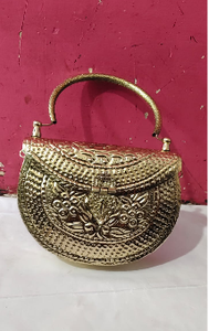 Sac fourre-tout tissé artisanal marron style bohème forme irrégulière, accessoire de décoration intérieure 100 % fait main pour salon - Product Image 1