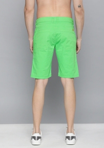 Pantalones Cortos Bermuda para Hombre con Estampado de Letras Verdes, Cintura Media, Cierre de Botones, Estilo Casual, 100% Poliéster, Tejido Transpirable - Product Image 2