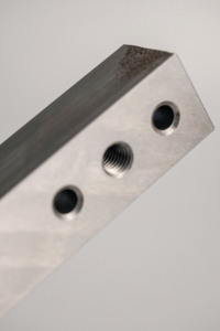 Lame de coupe AMT104 pour machine de découpe de plumes de badminton, pièces usinées CNC de précision, usine Hanoi, acier, cuivre, aluminium - Product Image 3