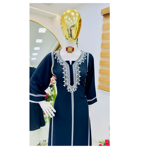 Ensemble Kurta brodée en rayonne et Sharara évasée au style ethnique contemporain pour la garde-robe festive des femmes - Product Image 1