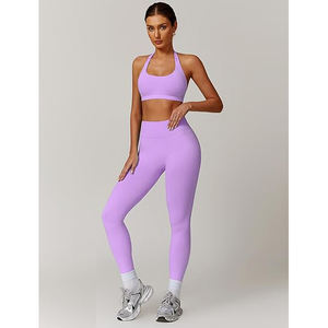 Ensemble de yoga pour femme : Soutien-gorge de sport en nylon et élasthanne à compression graduée, leggings taille haute, évacuation de l'humidité, équilibre thermique - Product Image 2