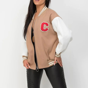 Chaqueta Varsity de Mujer a la Moda, Color Beige con Mangas Blancas, Logotipo C Rojo, Botones Cubiertos, Cuello Camisero, Manga Larga, Algodón para Otoño - Product Image 2