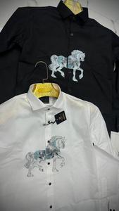 เสื้อเชิ้ตเดรสผู้ชาย แขนยาว ผ้าคอตตอนป๊อปลิน สไตล์วินเทจ เป็นมิตรกับสิ่งแวดล้อม ปิดด้วยซิป ปกคอปก แนวสมาร์ทแคชชวล - Product Image 1