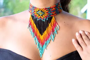 Collar de cuentas hecho a mano de alta calidad - Estilo Huichol tradicional mexicano - Regalo de princesa azteca para ella, ANIVERSARIO - Product Image 1