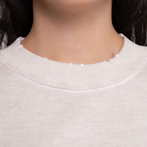 เสื้อยืดคอกลมแขนสั้นทรงโอเวอร์ไซส์สำหรับผู้หญิง ผ้าฝ้าย 100% ทรงหลวม สีพื้น ระบายอากาศได้ดี เหมาะสำหรับฤดูร้อน สไตล์มินิมอล แห้งเร็ว บาบา - Product Image 4