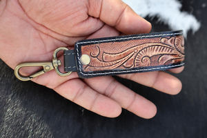 Nouvel arrivage de porte-clés en cuir usiné à la main porte-clés en cuir imprimé floral gaufré accessoires en cuir usiné sangles de clés - Product Image 5