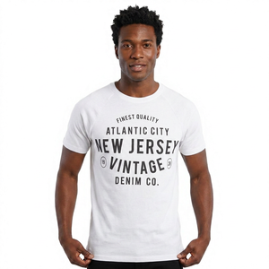 T-shirt blanc à manches courtes pour homme avec imprimé Atlantic City New Jersey Vintage Denim Co., coupe classique, col rond, jersey de coton - Product Image 1