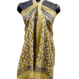 Paréo en coton naturel imprimé au bloc avec ourlet cousu, idéal pour la plage, comme jupe de bain, paréo, cache-maillot ou foulard. - Product Image 1