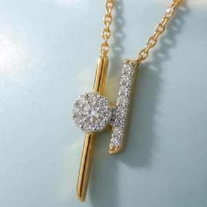 Pendentif RAAMAA 10K en or bicolore avec diamants, motif géométrique à barres verticales parallèles, orné de diamants de laboratoire taille ronde - Product Image 1