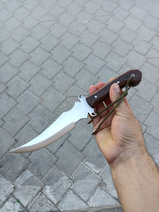 Couteau utilitaire multifonctionnel de style persan fait main, à lame fixe en acier Damas, pour la chasse, le camping en plein air, avec manche en bois - Product Image 3