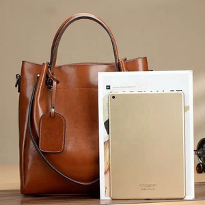 Bolso de Mano de Cuero Vacuno de Diseño Moderno para Mujer, Estilo Verano-Invierno - Product Image 4