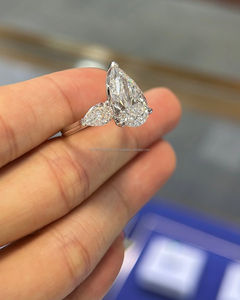 Anillo con Diamante Amarillo Corte Cojín en Oro Amarillo, Elegante Anillo de Diamantes para Compromiso, Boda, Aniversario y Fiesta para Mujer - Product Image 2