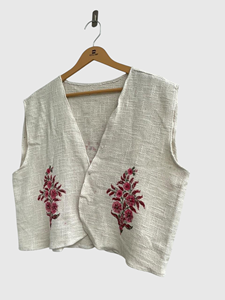 Gilet en lin et coton brodé de fleurs, sans manches, col en V, style Prairie Chic, fait main, haut de printemps pour femme - Product Image 3