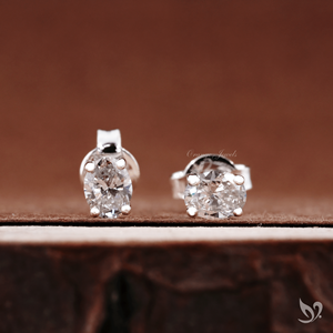 Boucles d'oreilles clous ovales en diamants de laboratoire de 0,12 carat chacun, serties sur quatre griffes, en argent sterling 925, bijoux délicats pour fêtes et usage quotidien - Product Image 2