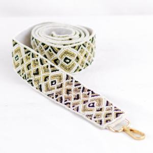 Bolso de fiesta elegante hecho a mano con cuentas de cristal y algodón, estilo deportivo, con correa, accesorio perfecto para fiestas. - Product Image 3