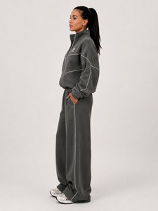 Survêtement pour femme en tissu léger et confortable, idéal pour le fitness, les entraînements, les sorties décontractées et l'usage quotidien. - Product Image 2