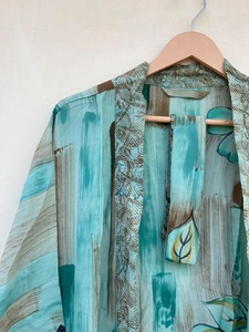 Kimono Sari de seda reciclado hecho a mano vintage indio azul cielo para ella - Product Image 2