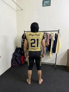 Ensemble d'uniformes de football américain bleu clair personnalisés, maillot de football rétro avec inscription et pantalon rembourré - Product Image 6